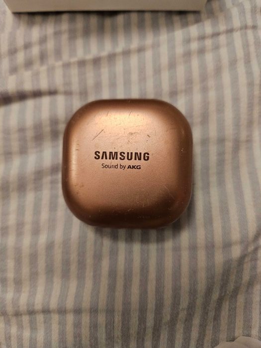 Слушалки airbuds