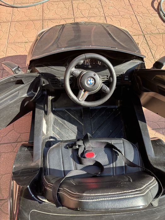 Детска акумулаторна кола