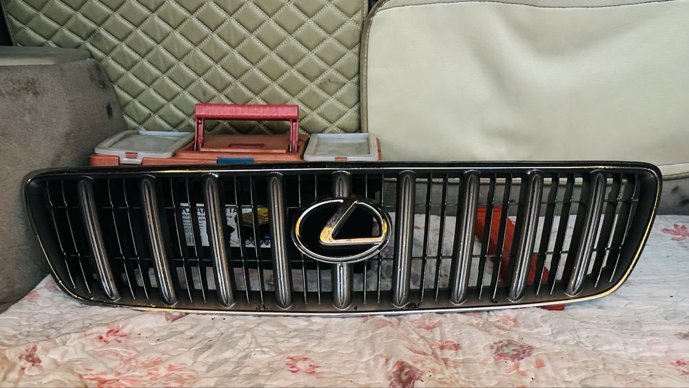 Продам Лексус рх 300 решетка радиатор