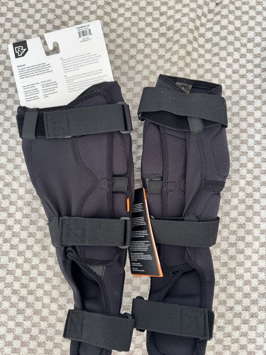 Наколенки RaceFace Ambush Knee