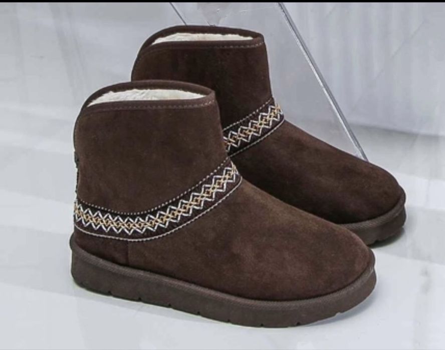 Ugg-uri diferite modele
