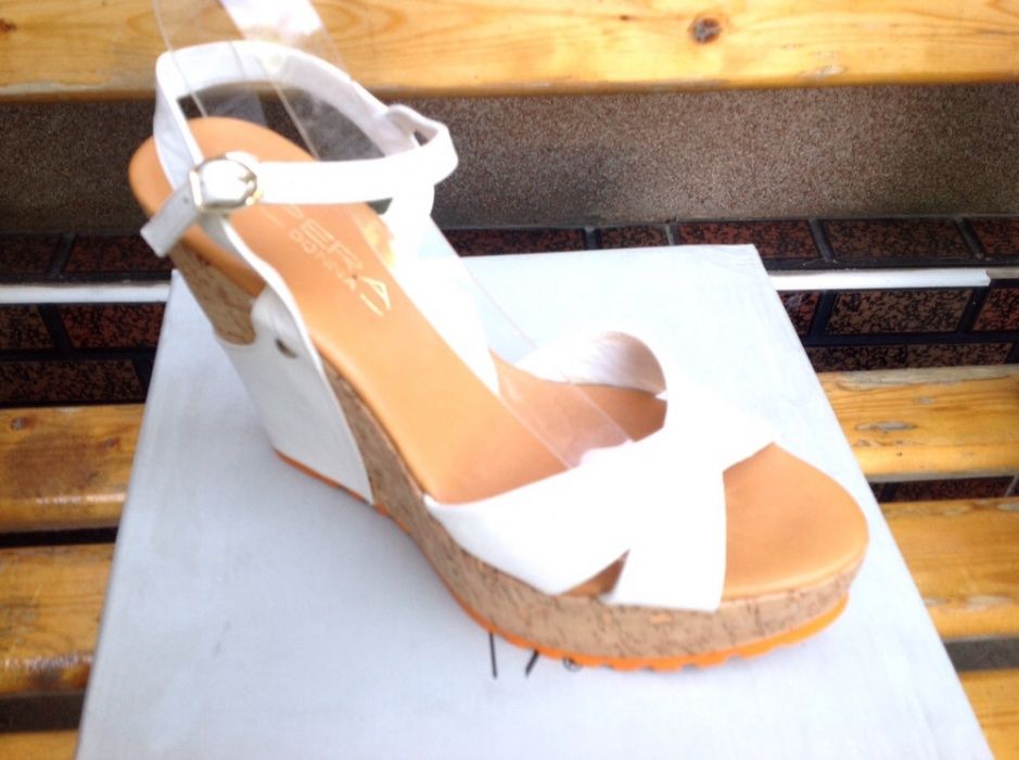 Босоножки продам