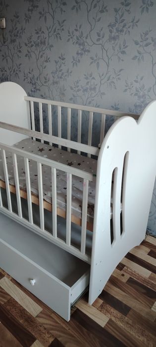 Манеж. Детская кроватка.