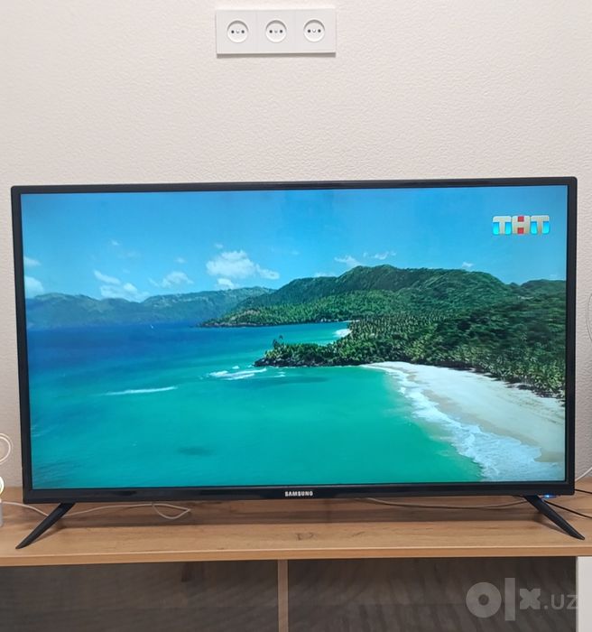 Продаётся телевизор Samsung 42 дюйма и функцией Smart TV.