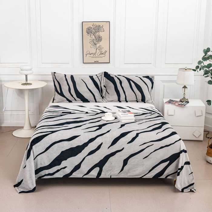 Patura pufoasa cocolino + doua fete de perna