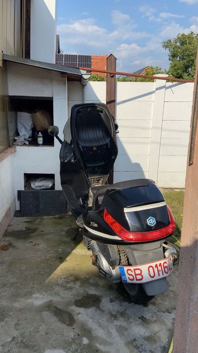 SCUTER PIAGGIO X8 400cc De Vanzare