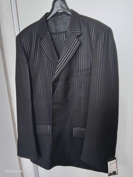 Продам мужские костюм с брюками