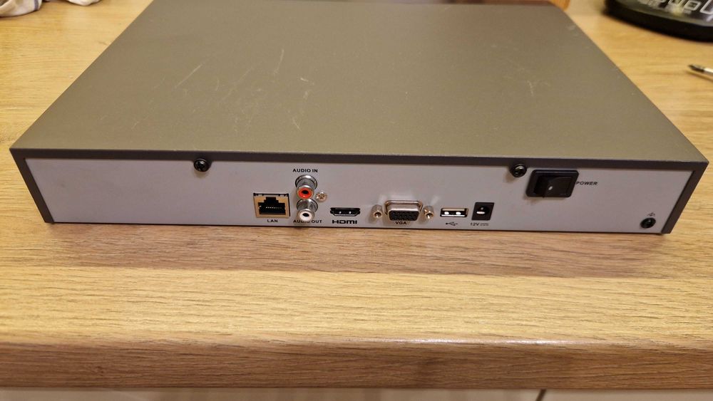 kit Hikvision: NVR 16 canale + HDD 6GB + o camera IP + Switch