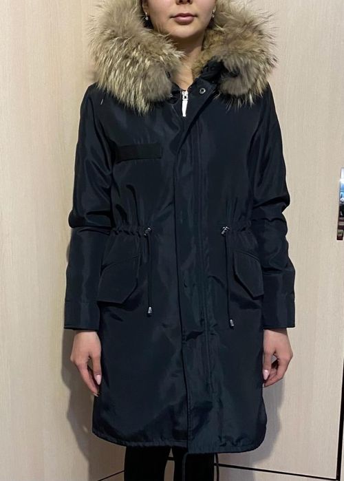 Продаю парку. Теплая