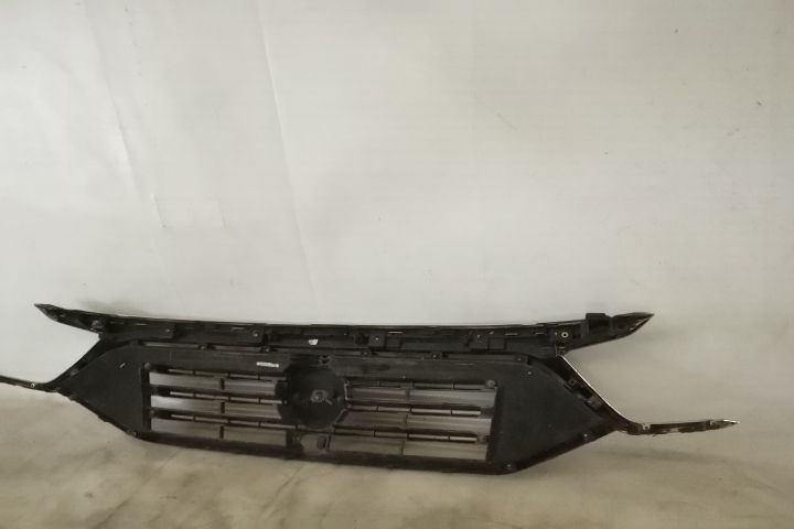 Grila Centrala Originala In Stare Buna SsangYong Rexton Y400 2017 2018