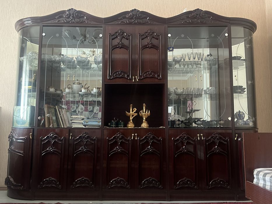 Стенка и стол-стул, Писменный стол и принтер