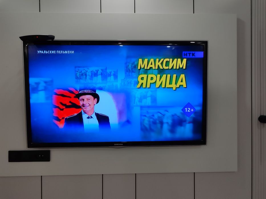 Продам Смарт телевизор Самсунг диагонал 55