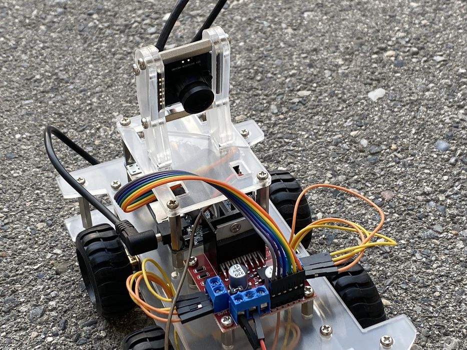 Koreyskiy Robot kamerali