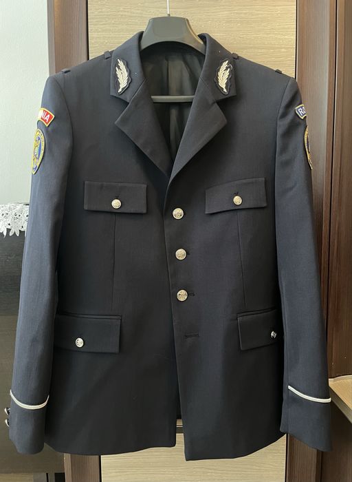 Uniforma de reprezentare politie