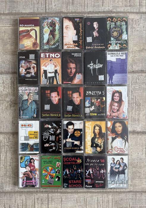 50 de casete audio cu muzica romaneasca