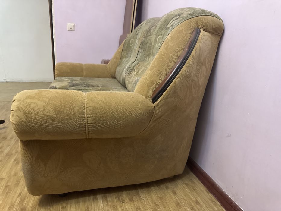 Продается диван срочно