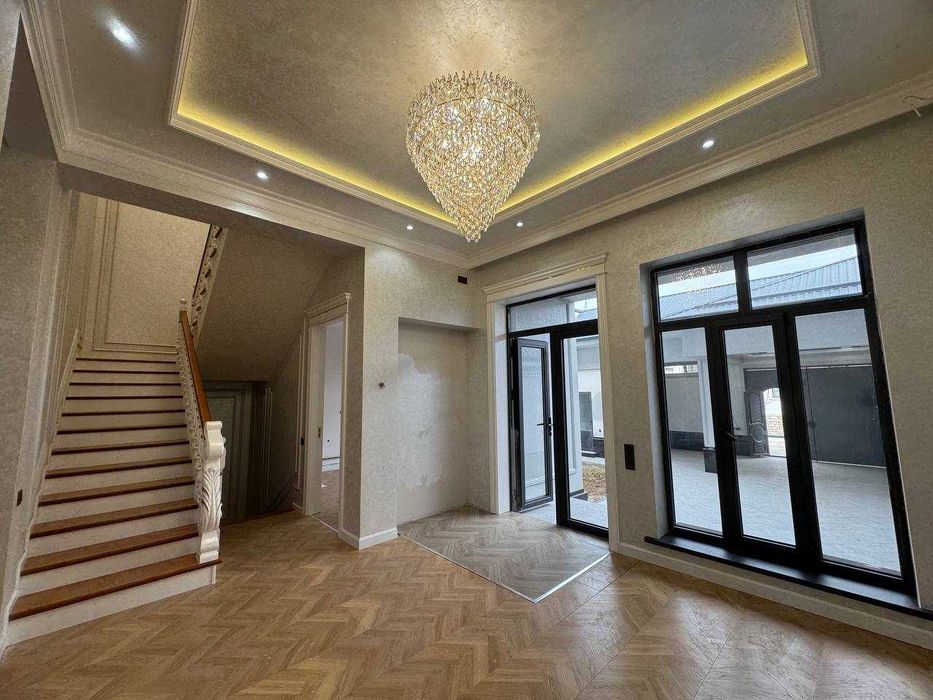 Янгихает . Шокирарык махалля. 2.5 сотихда 9 хонали янги уй сотаман .