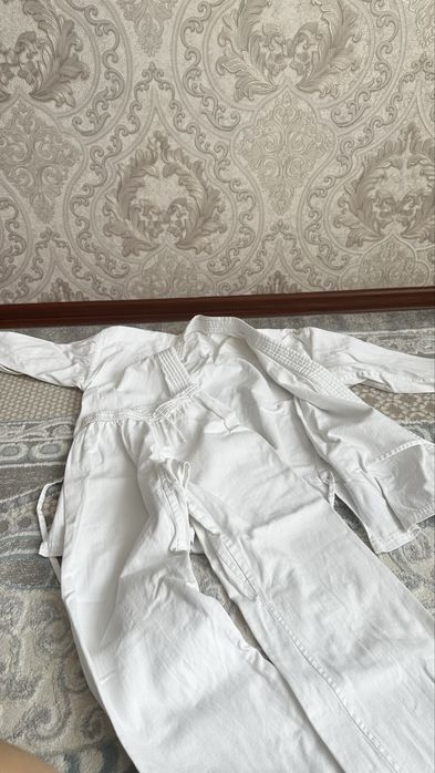 Продам костюм для каратэ