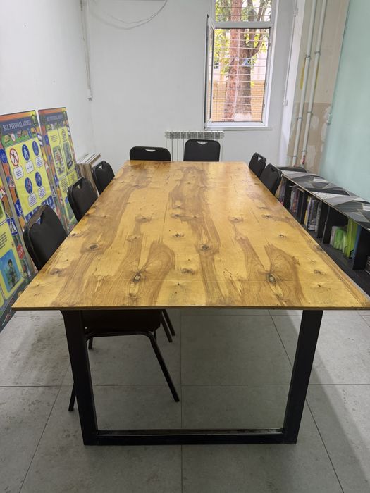 Stol 9 stullari bilan loft