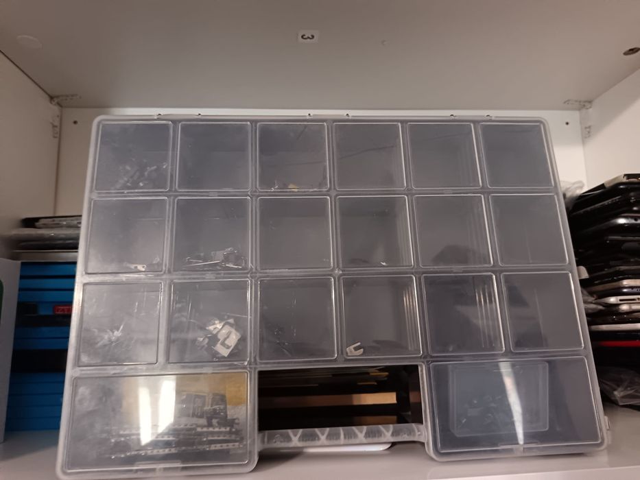 Lot display uri noi si piese de gsm functionabile