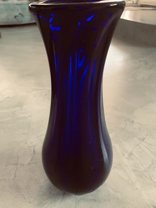 Винтажна ваза и два пепелника кобалтово гутно стъкло 1970 г