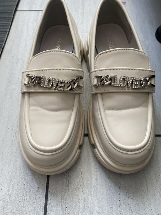 Продам туфли на девочку 34 р