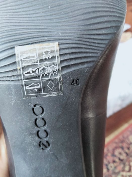 Женская обувь 39-40 размера