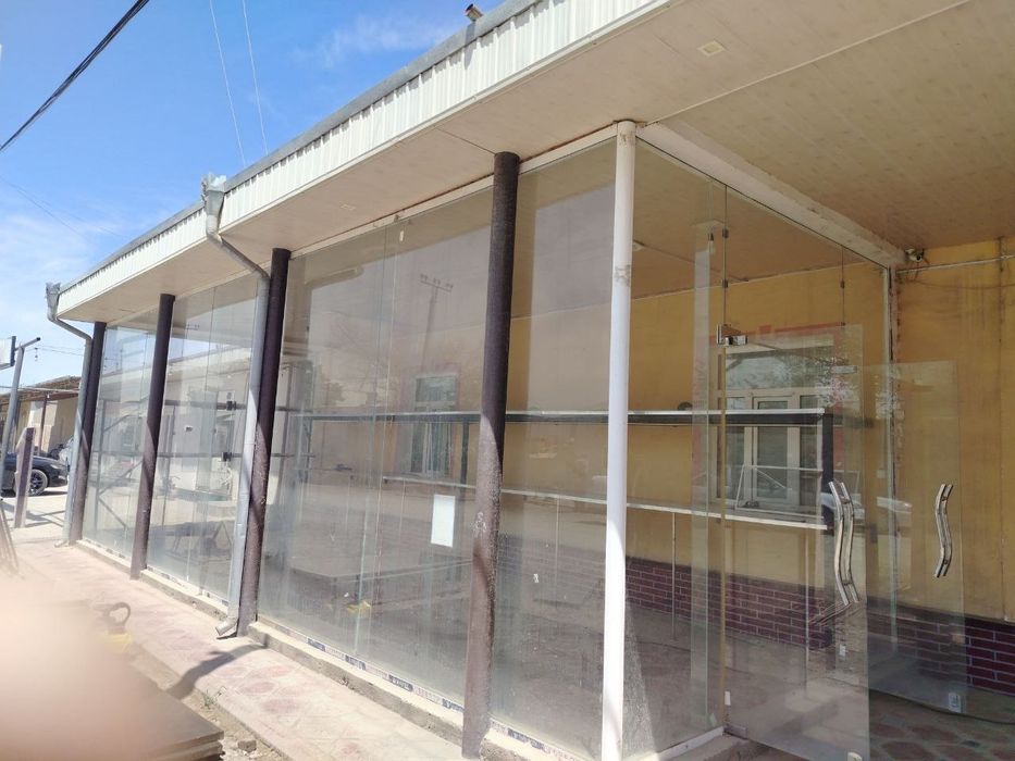 Kalyon oyna vitrina (10x3.5m, h=3.2m qalinligi 10mm)sifati zoʻr