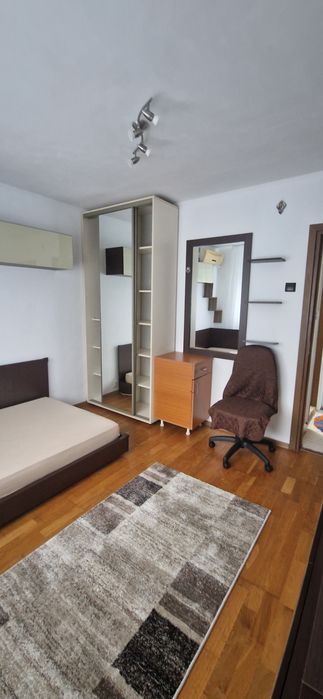 DE ÎNCHIRIAT Apartament 2 camere Zonă liniștită