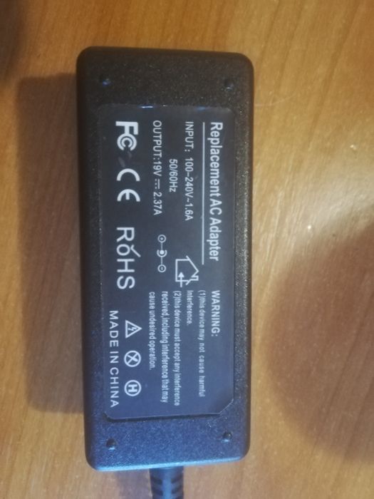 Încărcător laptop 19v 2,37amp mufă subțire