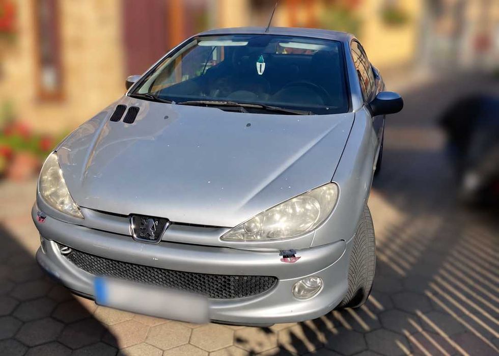 Peugeot 206 CC 1.6 Benzină 109 CP | 2004 | 152.922 km | Cabrio