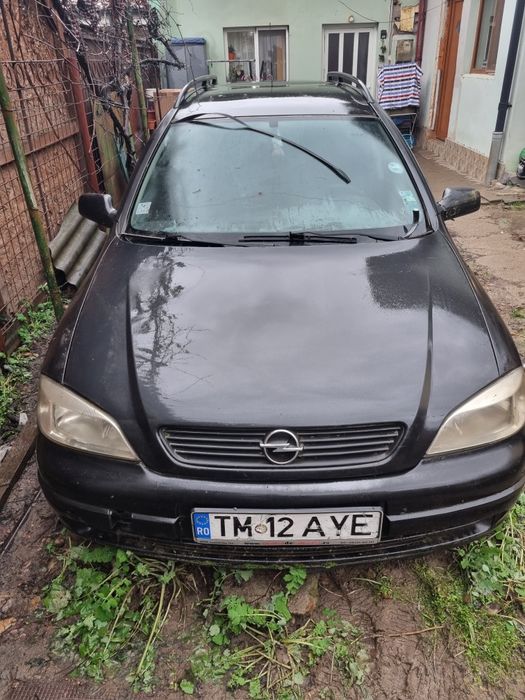 Vand Opel Astra Caravan pentru rabla.