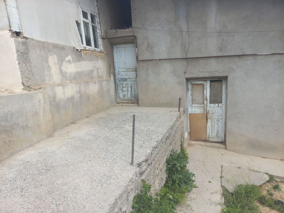 Uchastka uy sotiladi