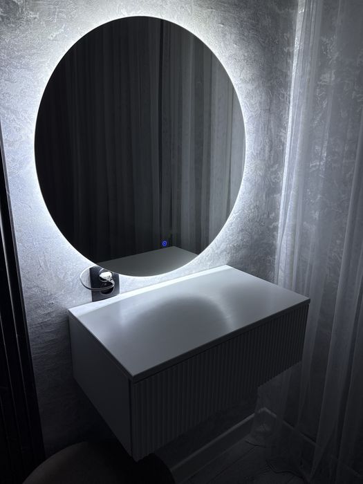 Срочно продается столик с зеркалом комлект‼️