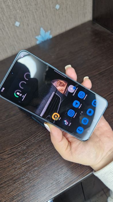 Продам Samsung S22