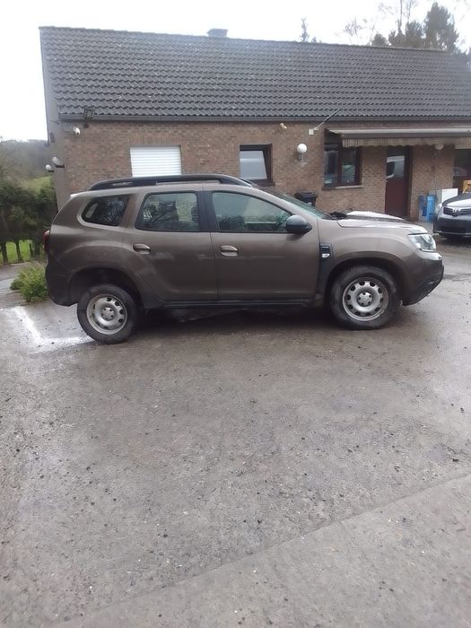 Dacia duster avariat 4x4