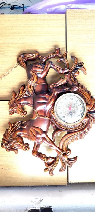 Ceas de masă vechi foarte îngrijit și funcțional 250