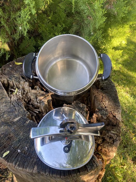 LAGOSTINA ITALY / Италия качествена тенджера под налягане 9 литра