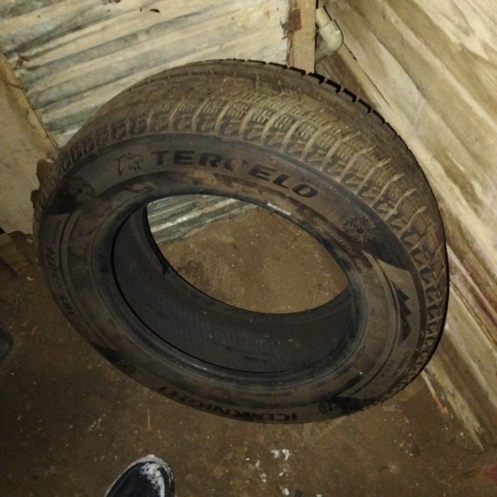 Покрышка зимний 2 штук