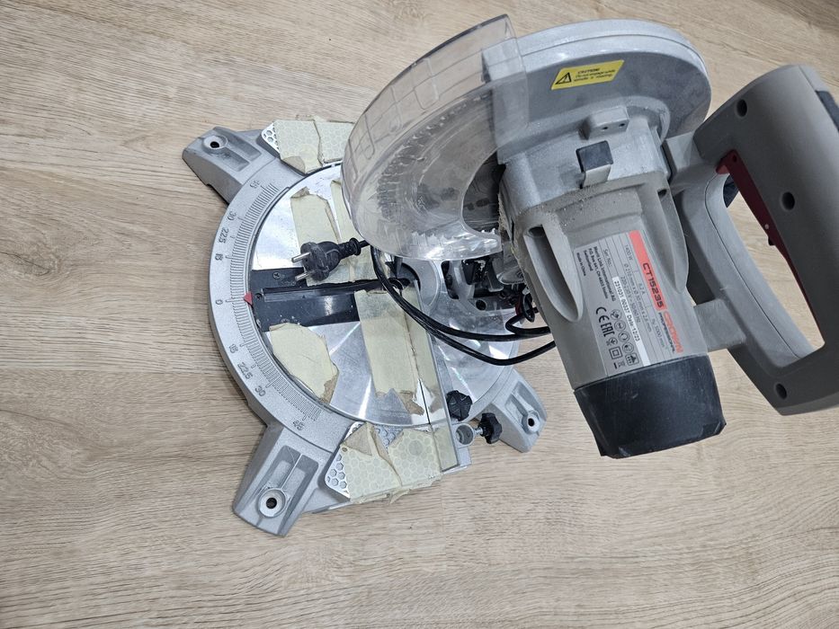 Углорез CROWN CT15235 Professional
