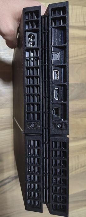 Consolă PlayStation 4 (PS4 Fat) + 1 Manetă + 3 Jocuri