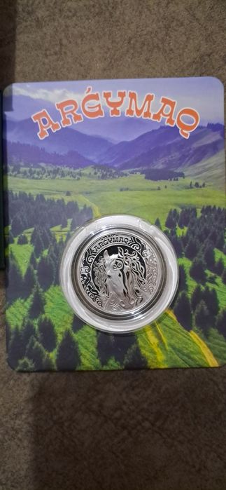 Продам  монеты 2500