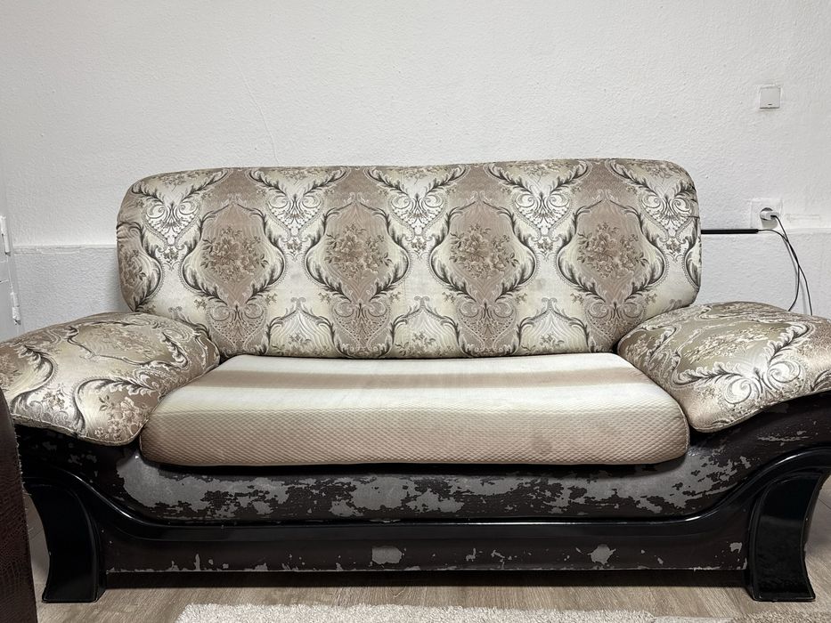 Диваны продаю срочно