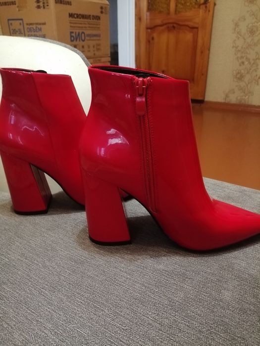 Продаю ботильоны