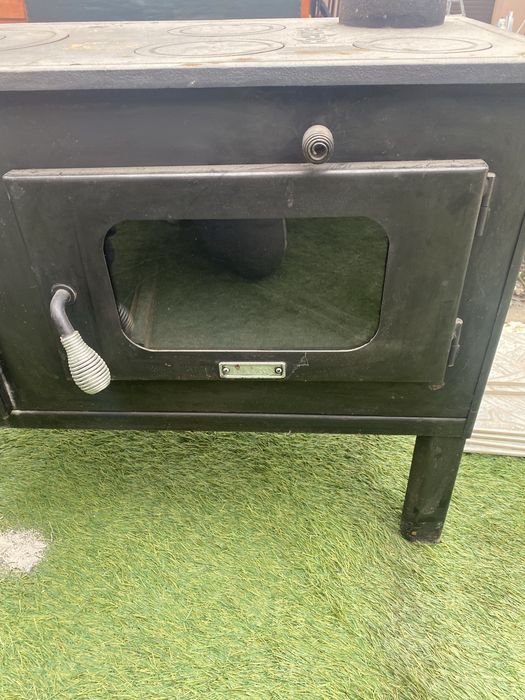 Готварска печка на дърва