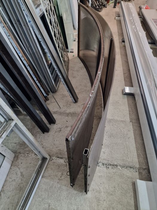 Козирка , стреха,  покрив , навес