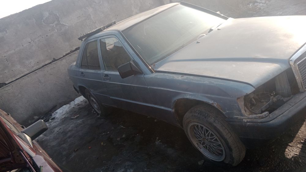 Мерседес 109запчас