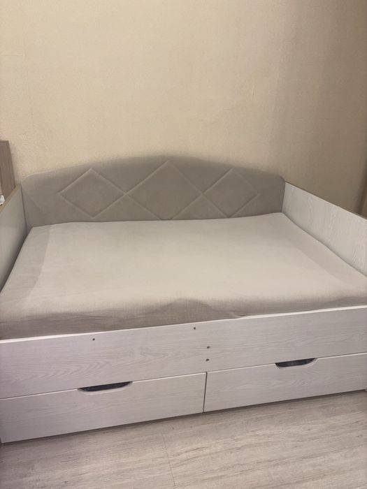 Продам кровать детскую