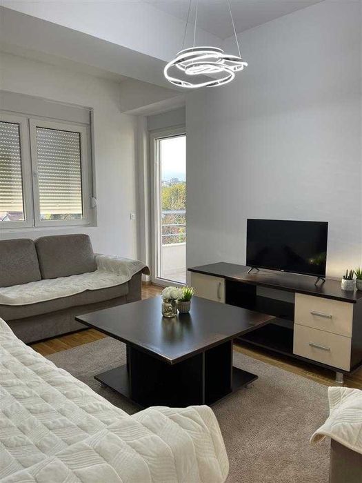 Дава се под наем Тристаен апартамент в Пловдив, Кючук Париж - 95 кв.м за 448.8 € - Снимка #2