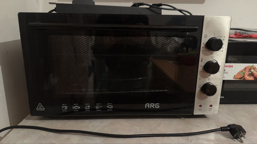 Духовка ARG черного цвета